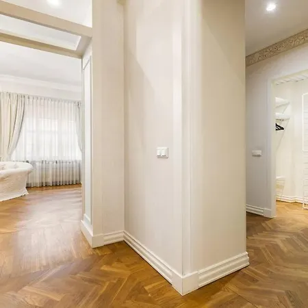 Dictumfactum Luxury * タリン
